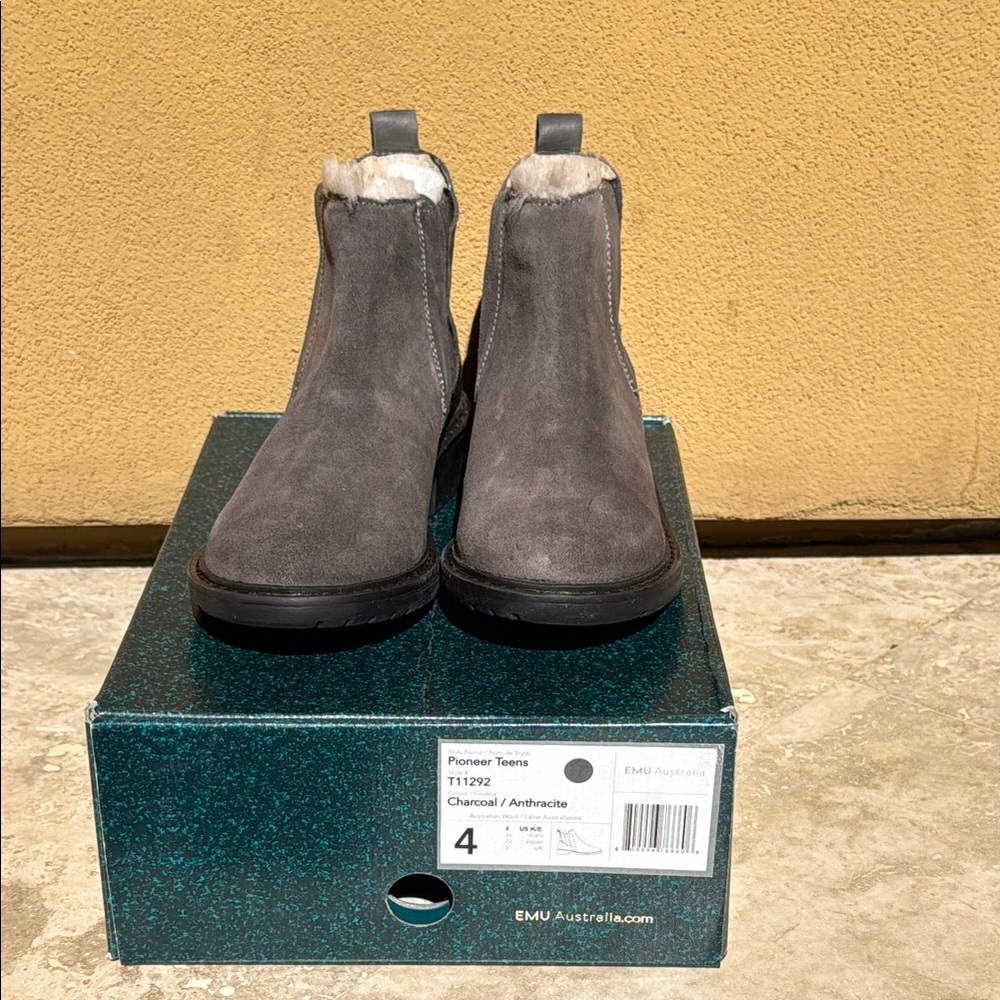 Emu Australia Pioneer Teeny Boots NWT Size 4